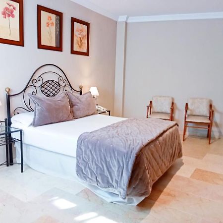 Hotel Sol Sanlucar Sanlúcar la Mayor Esterno foto