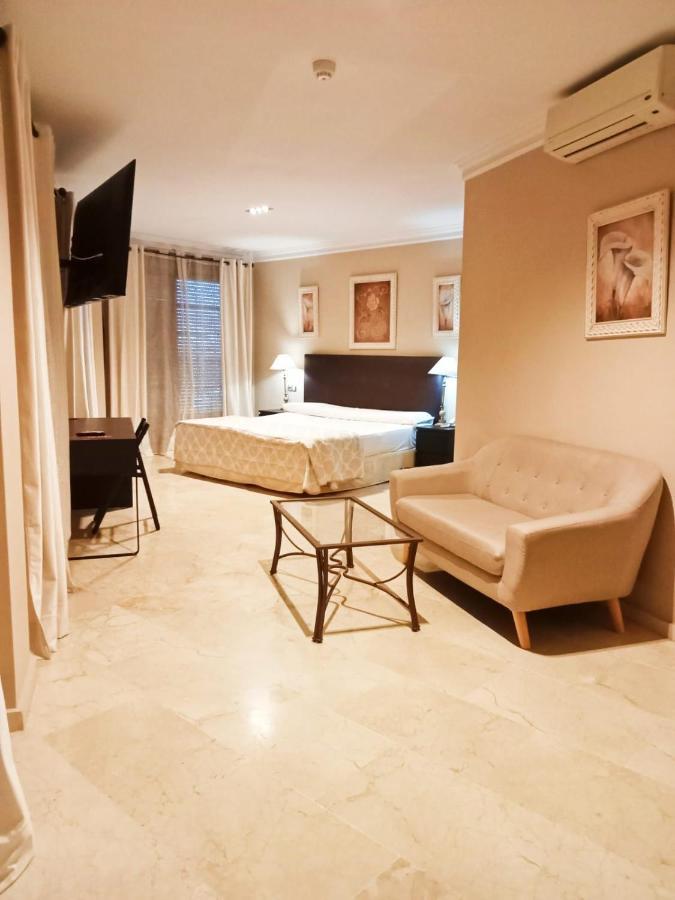 Hotel Sol Sanlucar Sanlúcar la Mayor Esterno foto
