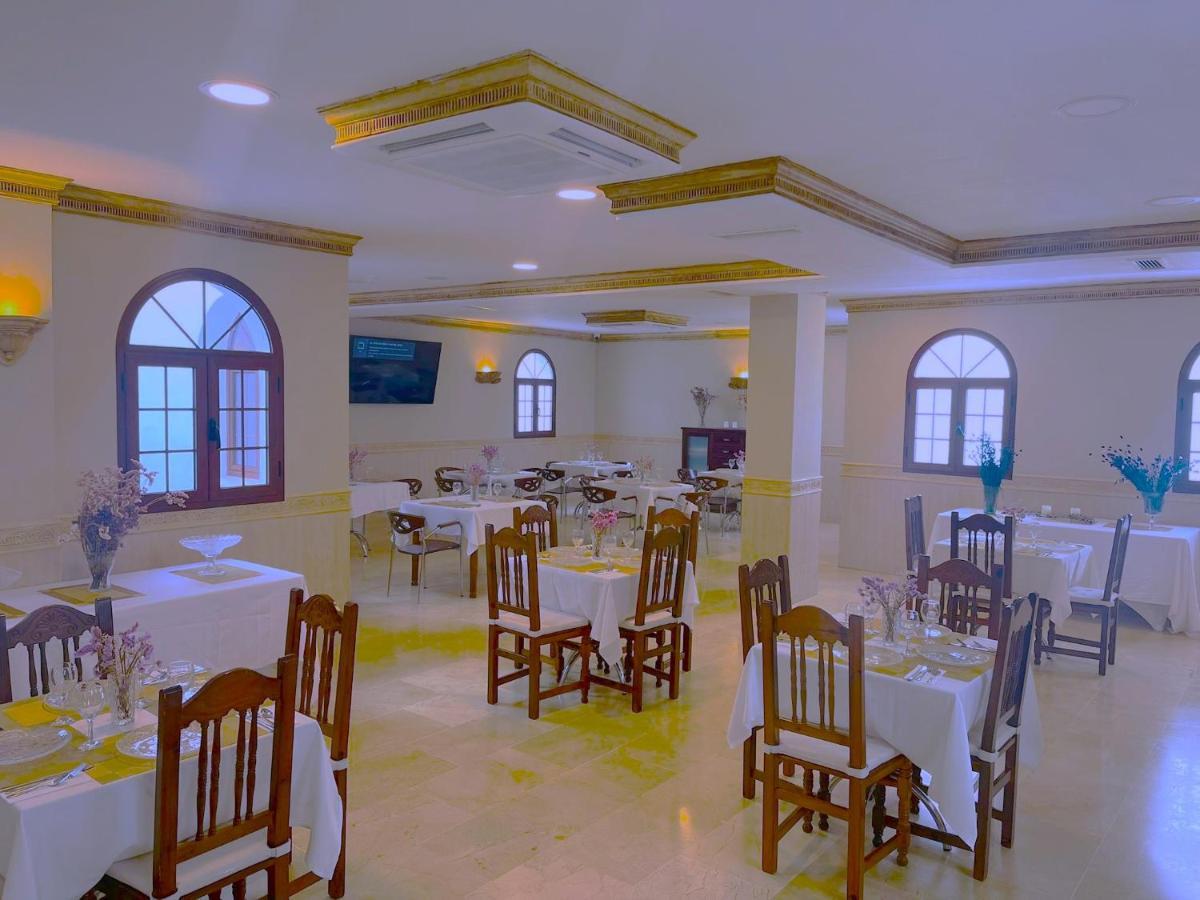 Hotel Sol Sanlucar Sanlúcar la Mayor Esterno foto