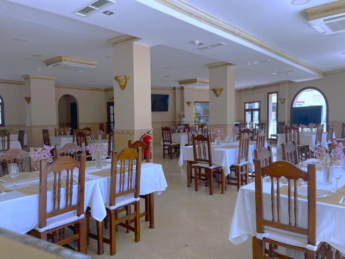 Hotel Sol Sanlucar Sanlúcar la Mayor Esterno foto